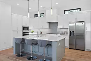 1004 Lott Ave, Austin, TX 78721 - Photo 2