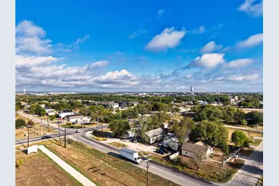 107 E Brenham Street, Manor, TX 78653 - Photo 22