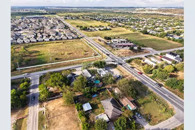 107 E Brenham Street, Manor, TX 78653 - Photo 4