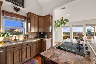 8132 Breeze Way, Jonestown, TX 78645 - Photo 16