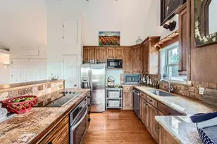 8132 Breeze Way, Jonestown, TX 78645 - Photo 14