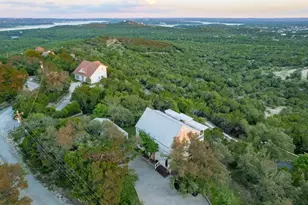 8132 Breeze Way, Jonestown, TX 78645 - Photo 30