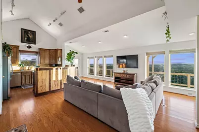 8132 Breeze Way, Jonestown, TX 78645 - Photo 12