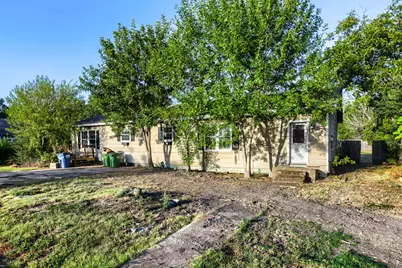 604 S Donohoe Street, Granger, TX 76530 - Photo 32