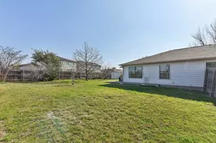 101 Bandara Woods Blvd, Elgin, TX 78621 - Photo 28