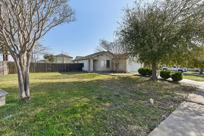 101 Bandara Woods Boulevard, Elgin, TX 78621 - Photo 4