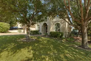 2401 Hunters Green Ct, Austin, TX 78732 - Photo 2