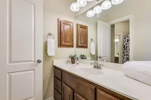 2401 Hunters Green Ct, Austin, TX 78732 - Photo 34