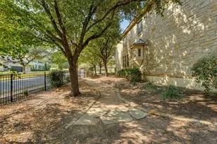 2401 Hunters Green Ct, Austin, TX 78732 - Photo 38