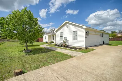 102 W Oak Loop, Cedar Creek, TX 78612 - Photo 2