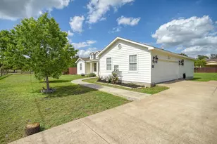102 W Oak Loop, Cedar Creek, TX 78612 - Photo 2