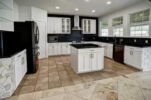 102 W Oak Loop, Cedar Creek, TX 78612 - Photo 10