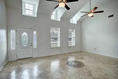 102 W Oak Loop, Cedar Creek, TX 78612 - Photo 4