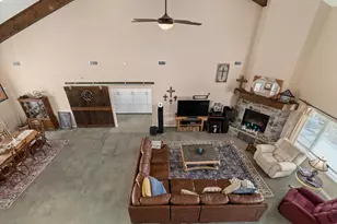 1138 Creekside Ln, Weimar, TX 78962 - Photo 16