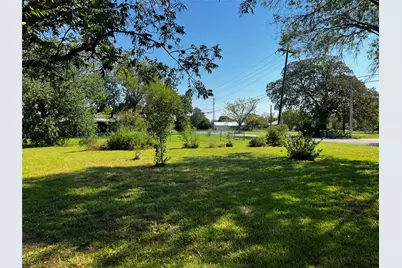 405 E Roitsch Lane, La Grange, TX 78945 - Photo 2