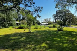 405 E Roitsch Ln, La Grange, TX 78945 - Photo 2