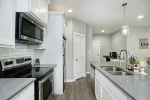 125 Hawea Ln, Bastrop, TX 78602 - Photo 10