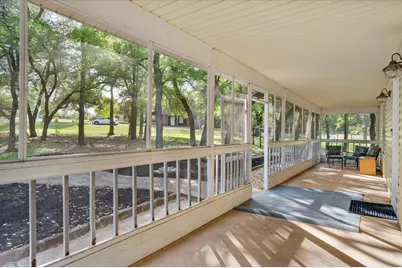 201 N Oak Hollow Road, Georgetown, TX 78628 - Photo 4