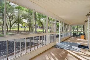 201 N Oak Hollow Rd, Georgetown, TX 78628 - Photo 4