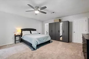 201 N Oak Hollow Rd, Georgetown, TX 78628 - Photo 14