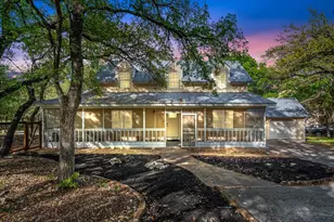 201 N Oak Hollow Rd, Georgetown, TX 78628 - Photo 2