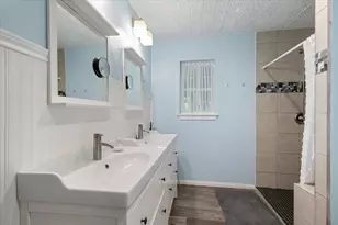 201 N Oak Hollow Rd, Georgetown, TX 78628 - Photo 16