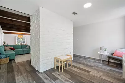 201 N Oak Hollow Road, Georgetown, TX 78628 - Photo 10