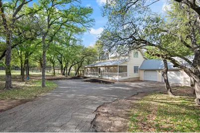 201 N Oak Hollow Road, Georgetown, TX 78628 - Photo 2