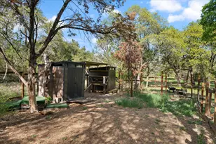 201 N Oak Hollow Rd, Georgetown, TX 78628 - Photo 36
