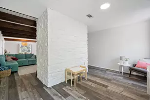 201 N Oak Hollow Rd, Georgetown, TX 78628 - Photo 10