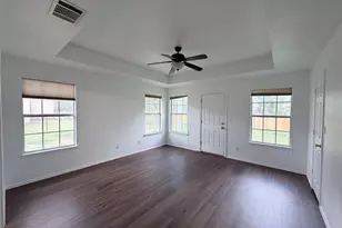142 Nuuanu Ln, Bastrop, TX 78602 - Photo 8