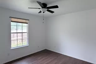 142 Nuuanu Ln, Bastrop, TX 78602 - Photo 12