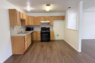 142 Nuuanu Ln, Bastrop, TX 78602 - Photo 4