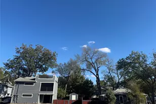 808 Spence St, Austin, TX 78702 - Photo 2