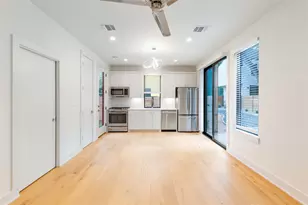 1118 Walton Ln, Austin, TX 78721 - Photo 4