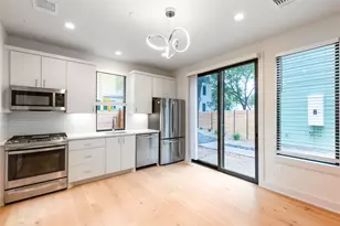 1118 Walton Ln, Austin, TX 78721 - Photo 4