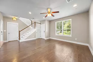 7505 Sugar Magnolia St, Austin, TX 78757 - Photo 6