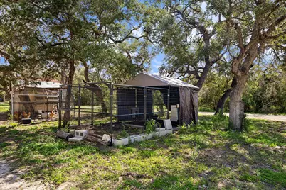 575 County Road 342, Hondo, TX 78801 - Photo 24