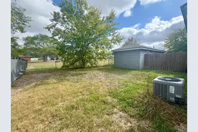 112 B Mockingbird Lane, Lockhart, TX 78644 - Photo 24