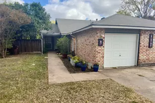 112 B Mockingbird Ln, Lockhart, TX 78644 - Photo 1