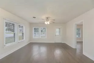 419 N Doak St, Taylor, TX 76574 - Photo 6