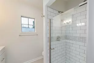 419 N Doak St, Taylor, TX 76574 - Photo 20