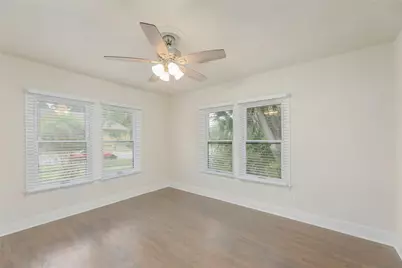 419 N Doak Street, Taylor, TX 76574 - Photo 22