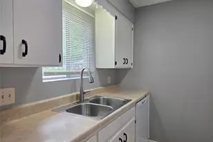 1811 Magnolia Dr, Round Rock, TX 78664 - Photo 6