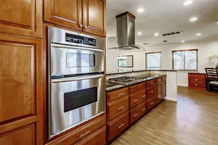 8810 Mountain Path Cir, Austin, TX 78759 - Photo 6