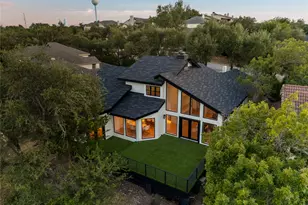 310 Golf Crest Ln, Lakeway, TX 78734 - Photo 2