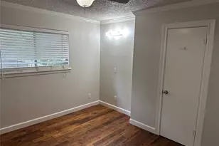 803 W 28th St, Austin, TX 78705 - Photo 14