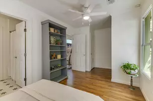 1110 W 22nd St, Austin, TX 78705 - Photo 14