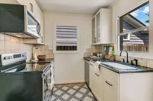 1110 W 22nd St, Austin, TX 78705 - Photo 6