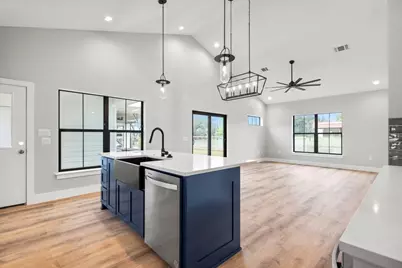 205 N Avenue, Johnson City, TX 78636 - Photo 12